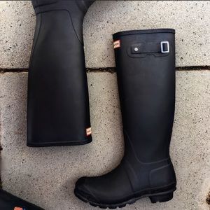 Black Matte Hunter rain boots